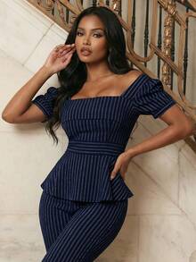 Playroots 女士现代优雅藏蓝色条纹方领泡泡袖收腰不对称下摆衬衫 - 藍色 - 查看 3