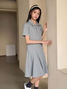 Dazy Kids 少女翻领纽扣半开襟独角兽印花休闲度假短袖连衣裙 - 灰色 - 查看 3