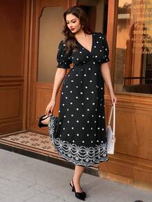 SHEIN Clasi 大码女式休闲优雅X型V领短袖印花连衣裙，适合通勤和休闲穿着，春夏款 - 黑色 - 查看 5