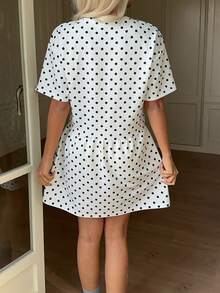 CovetEZ 女士波点圆领褶皱休闲约会度假迷你连衣裙 波点连衣裙 波点连衣裙 波点连衣裙 时尚连衣裙 白色波点连衣裙 女装连衣裙 女士夏季连衣裙 波点连衣裙 惊艳连衣裙 - 黑與白 - 查看 2