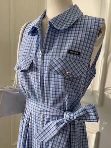 Muvela Đầm nữ không tay, cổ bẻ phía trước, thắt eo, chất liệu 100% cotton, họa tiết kẻ caro xanh dương, kiểu dáng retro sinh viên, thích hợp mặc đi làm và mặc thường ngày. - Màu xanh lam - Xem 6