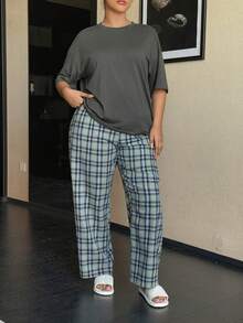 Dazy Plus 两件套加大码女士休闲睡衣套装，宽松短袖T恤和格子直筒裤，春秋季睡衣