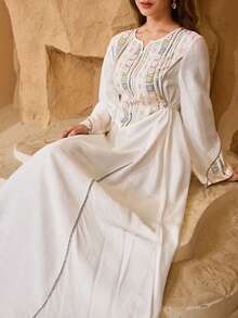 Al Najma Đầm xòe kiểu Ả Rập, cổ tròn, tay chuông, viền xòe rộng, thêu và đính sequin nhiều màu sắc. - trắng - Xem 7