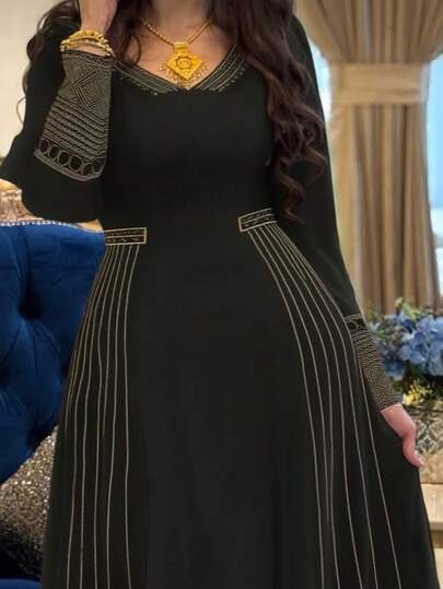 Al Najma Women's V-Neck Vintage Long Sleeve Cinched Waist Maxi Arabian Dress