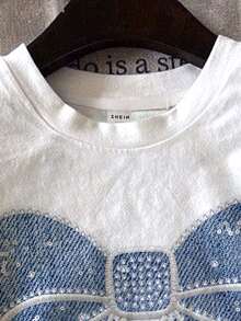 Camiseta gráfica con lazo brillante multicolor para niñas preadolescentes, diseño de cuello redondeado y hombros caídos - Multicolor - Ver 4