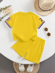 SHEIN 2 Stück/Set Jungen Lässig, modischer Klassiker, Y2K Stil, englisches "BOSTON" Grafik, Sportliche Nummer 23, locker sitzende, bequeme Kurzarm T-Shirt und Shorts, geeignet für Frühling/Sommer - Verschiedenfarbig - Übersicht 3