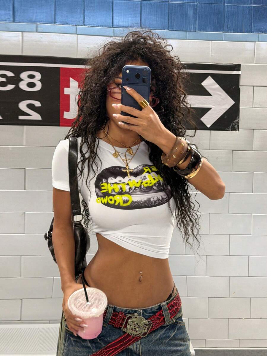 StreetHx 女士夏季露脐短袖T恤，朋克摇滚Y2K嘴唇印花露脐短袖白色婴儿T恤 - 白色 - 查看 1