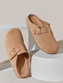 Solezae Dép bít mũi có khóa cài UrbanClassic dành cho nữ, chất liệu da lộn mềm mại, đế lót thoải mái – Đa năng và tiện dụng. - Màu be - Xem 11