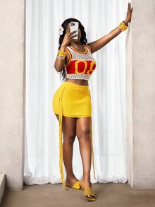 BamGleam Nuevo top deportivo ajustado con rayas huecas y dígitos + falda corta con flecos para mujer - Amarillo - Ver 5