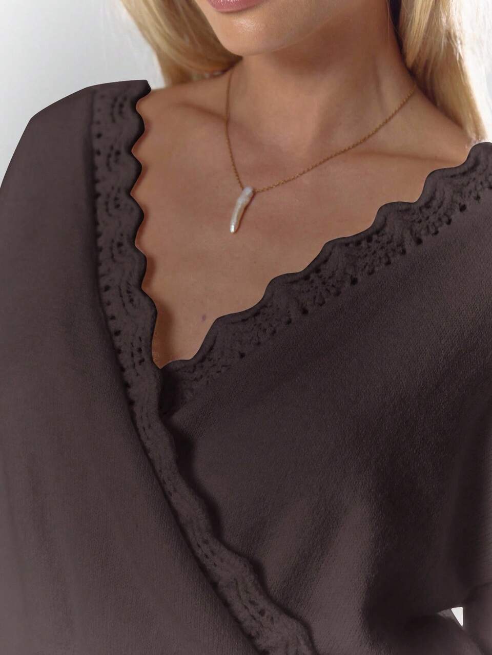 Top a Maniche Lunghe con Dettaglio Incrociato in Maglia Crochet a Costine Marrone