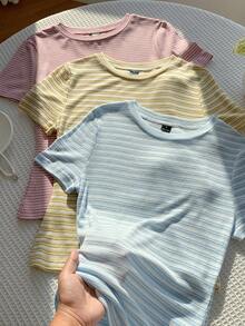 SHEIN CovetEZ 2026 新款女士休闲三件套，基础款，居家休闲，百搭，闺蜜装，时尚百搭，春夏基础款彩色休闲条纹圆领短袖修身 T 恤，夏季。 - 彩色 - 查看 4