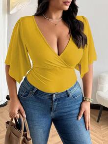 Vionelle 时尚性感交叉V领短袖T恤，夏季简约褶皱腰部小众露脐上衣 - 黃色 - 查看 3