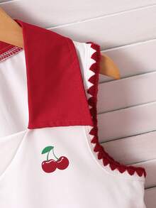 SHEIN Sparklyn 少女夏季休闲樱桃印花饰边吊带背心和百褶裙套装 - 紅白色 - 查看 5