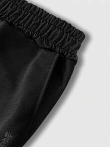 ROMWE MEN Street Life 青少年男童休闲复古印花弹力腰直筒运动裤 - 黑色 - 查看 3