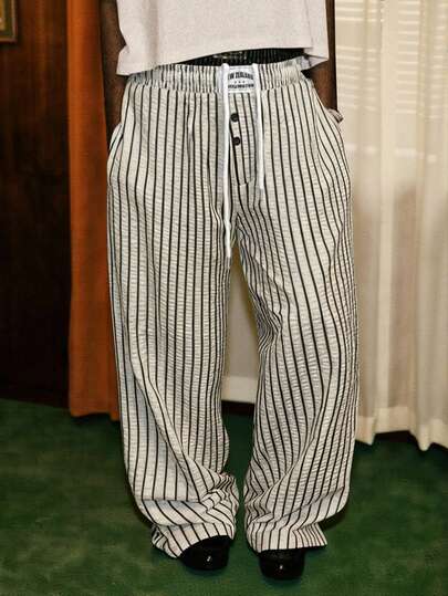 PAVTROS Pantalon décontracté ample à rayures pour hommes, polyvalent pour le streetwear, les sorties décontractées, les festivals de musique, les rassemblements sociaux. Ce pantalon est une pièce polyvalente essentielle dans la garde-robe d'un homme, en faire un excellent cadeau pour un petit ami ou un mari., Saint-Valentin, Printemps à Été, Cadeau pour mon petit ami, Mardi Gras, Vintage, Streetwear, Fête, Saint-Patrick, Sortie