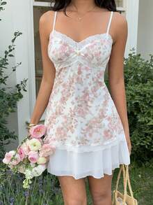 Sunnyshic 女士休闲度假时尚日常百搭雪纺碎花撞色蕾丝拼接花卉装饰吊带裙，春夏款 - 彩色 - 查看 1