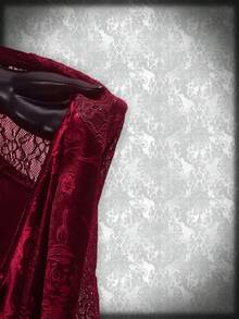 SHEIN ICON 女士加大码复古性感优雅情人节上衣：时尚、个性、现代都市哥特风红玫瑰植绒天鹅绒拼接蕾丝边心形领喇叭袖系带上衣 - 紅色 - 查看 11