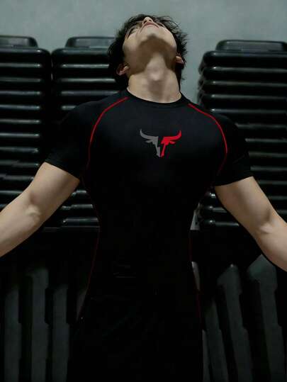 Manfinity Sport PWRUP 男士公牛印花圆领插肩短袖运动T恤