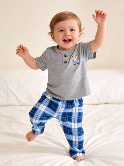 韩版男婴熊刺绣图案灰色短袖上衣和蓝色格子裤睡衣套装