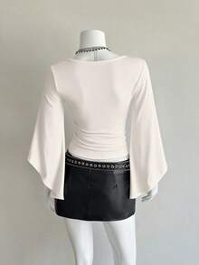 EgrlEra 女士性感深V领喇叭袖修身T恤，秋季款 - 杏色 - 查看 3