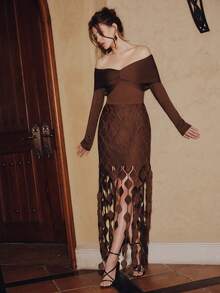 Anewsta Đầm dài tay ôm dáng màu nâu mocha thanh lịch dành cho nữ mùa xuân, thiết kế lệch vai, xoắn phía trước, viền gấu áo phối họa tiết hình thoi rỗng. Chất liệu vải dệt họa tiết. - Cà phê - Xem 5