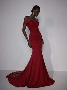 Elitara Elegant Luxurious Beige Off-Shoulder Elastic Knit Ruched Mermaid Skirt With Lace Trim & Extended Train, Suitable For Weddings, Events, Parties, Holidays, Prom - Burgundy - View 7