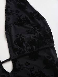 Sweetra 女士优雅时尚性感露背吊带黑色网纱叶子花朵搭配植绒花朵腰部装饰迷你短裙，适合春、夏、秋季穿着。 - 黑色 - 查看 6