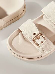 Solecia Women's Buckle Design Casual Fashionable Flat Sandals - White - View 5