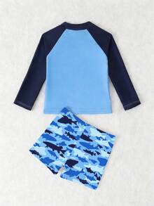 SHEIN 男婴螃蟹印花长袖上衣和条纹短裤 2 件套泳衣套装，非常适合夏季海滩、泳池、游泳、水上乐园、冲浪 - 彩色 - 查看 2