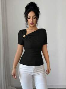 Elenzga Áo thun ngắn tay nữ kiểu dáng thanh lịch, cổ bất đối xứng, đính cúc vàng hồng 3D, chất liệu co giãn, chất liệu có họa tiết, hàng mới về, thích hợp cho mùa xuân/hè. - màu đen - Xem 3