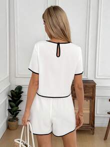Easowa 女士撞色滚边圆领短袖上衣和短裤休闲两件套，休闲服饰 - 白色 - 查看 2