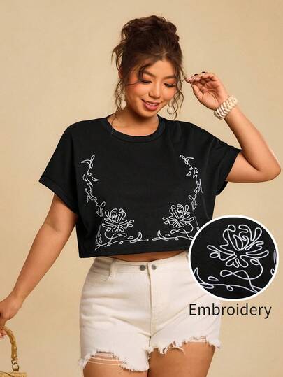 Travachic Plus Size Women's Black Round Neck Short Sleeve Cropped T-Shirt, Floral Embroidered T-Shirt Spring Outfit Summer Holiday Outfits Beach Outfit For Women Going Out Outfits Vacation Outfits Women Casual Outfit For Women Black Tee Casual Blouses For Women Graphic Tees Women