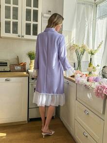 Snug Reverie Camisón de mujer con bolsillo, bordado romántico de lazo y ribete de volantes en contraste de color - Lila Púrpura - Ver 2