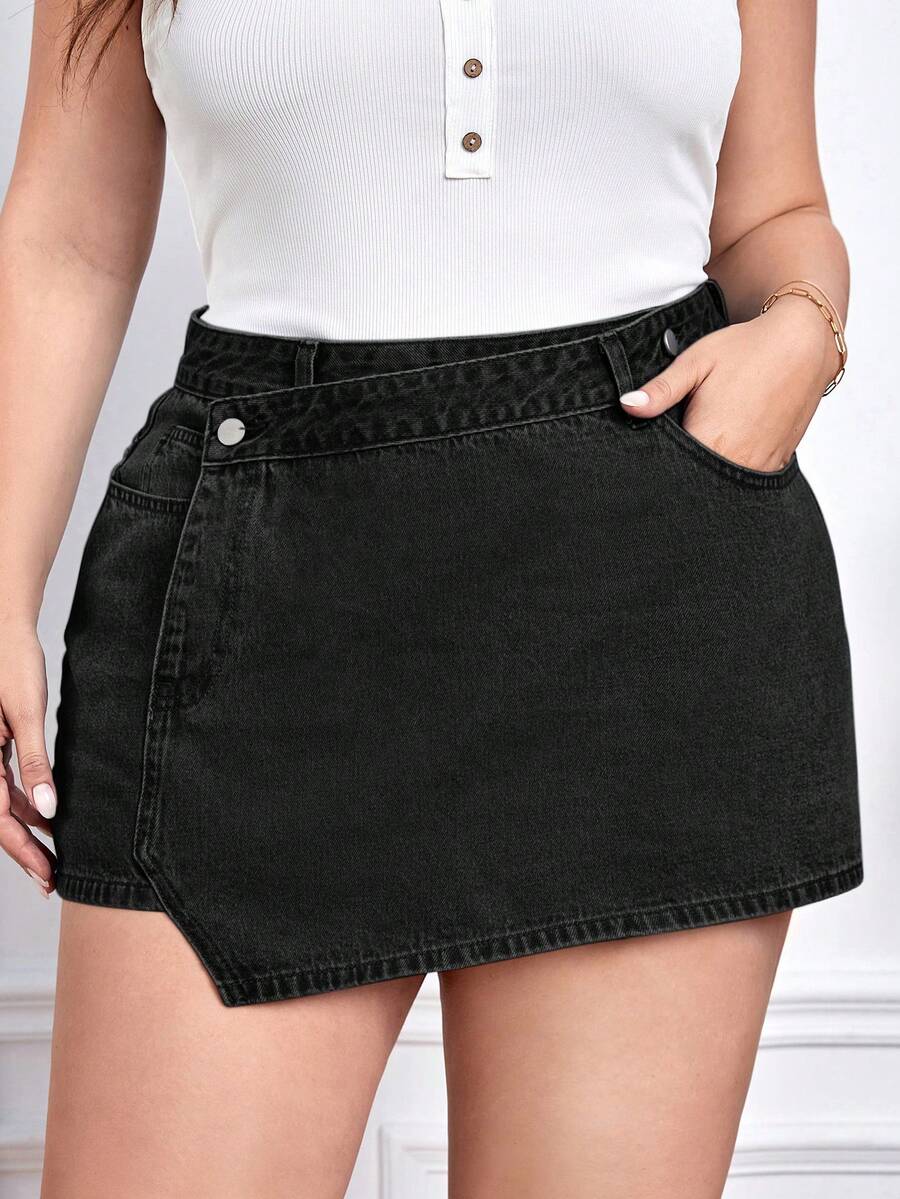 EMERY ROSE Plus Size Solid Color Slant Pocket Wrap Casual Denim Shorts - Dark Grey - View 1