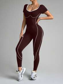 Dewbera 一件式无缝棕色运动连体裤，背部字母设计，柔软舒适，适合健身、跑步、休闲、瑜伽等场合。 - 棕色 - 查看 5