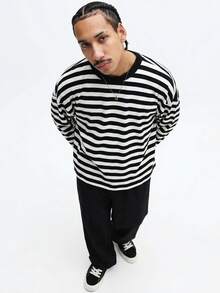 SUMWON 宽松长袖圆领条纹针织T恤，打造休闲街头风周末穿搭，经典横条纹图案，宽松版型套头衫 - 黑與白 - 查看 4