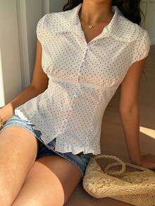 Sunnyshic 女士红色波点荷叶边领拼接下摆修身可爱甜美休闲衬衫，适合夏季穿着，欧美风格，约会、度假皆宜。 - 白色 - 查看 3