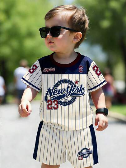 一套男童休闲时尚运动风数字10和纽约字母印花圆领短袖T恤和短裤套装，日常针织套装棒球服套装