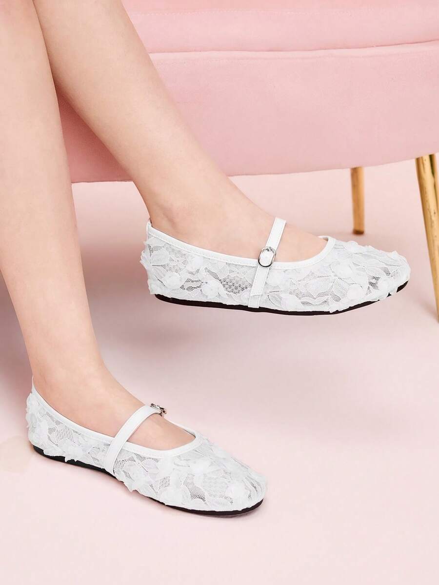 CUCCOO DOLLMOD 白色蕾丝花卉透气玛丽珍平底鞋，舒适通勤女鞋，温柔仙气百搭鞋 - 白色 - 查看 1