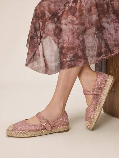 Styleloop Women's Floral Embroidery Pattern Casual Versatile Flat Shoes