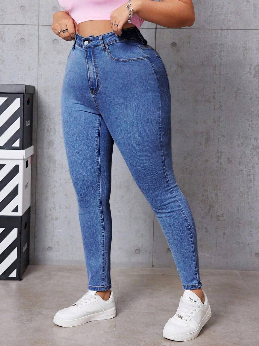 SHEIN EZwear Plus Size Plain Simple Everyday Jeans - Blue - View 1