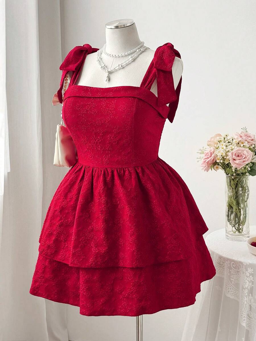 Sweetra Đầm ngắn dáng chữ A cỡ lớn, chất liệu vải jacquard, cổ vuông, dây mảnh, nơ buộc vai. - Đỏ - Xem 1