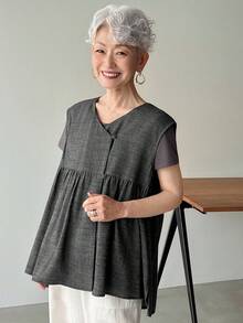 FRIFUL Women's Solid Color V-Neck Sleeveless Pleated Loose Casual Versatile Layering Tank Top, Suitable For Spring And Summer - Black - View 9