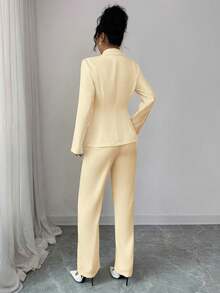 SHEIN PETITE Bộ áo blazer nữ thanh lịch với cúc cài đính ngọc trai và hoa kim loại, thích hợp cho mùa xuân, hè, thu, đông, dự tiệc, năm mới, Lễ Tạ ơn, Giáng sinh, Ngày Valentine, Halloween và mặc thường ngày. - Vàng nhạt - Xem 2