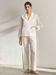 Ocili 女士舒适纯棉睡衣套装，翻领设计，纽扣前襟，刺绣图案，长袖上衣和裤子。 - 白色 - 查看 5
