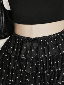 SHEIN ICON 这款大码女式时尚性感波点荷叶边高腰迷你裙裤适合日常穿着、西式风格、邮轮度假、音乐节、演唱会、锐舞派对、海滩度假、约会之夜、生日派对等场合。 - 黑與白 - 查看 5