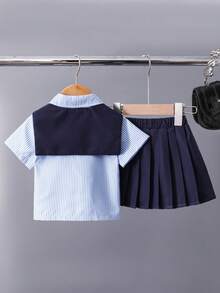 SHEIN Playful Pals 3件套幼儿女童刺绣小马条纹衬衫，搭配藏蓝色百搭舒适披肩和同色系百褶裙，打造时尚休闲街头风夏季穿搭，女童夏季套装，女童套装，幼儿女童校服裙装套装，女童夏季服装 - 藍色 - 查看 2