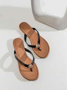 Solezae Women's Seashell T-Strap Round Toe Flip Flops Thong Pool Sandals - Black - View 8