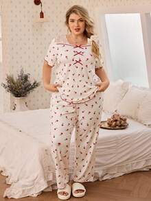 SHEIN Damen Große Größen rotes Spitzenbesatz Ditsy Blumen Farbblock Schleife Dekor gerippter Milchseide Stoff Kurzarm Hose, Lässig romantischer Pyjama Set - Rot - Übersicht 4