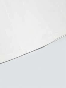 Franclia 这款女士吊带连衣裙饰有性感金属装饰，并采用修身收腰设计，尽显纤细身形。面料挺括抗皱，尽显优雅气质。吊带设计巧妙地露出颈部和肩部线条，小V领则增添了一丝低调的性感。金属搭扣点缀于正面，收腰设计和短裙摆拉长腿部线条，巧妙修饰身材比例，打造完美曲线。搭配高跟鞋，尽显精致优雅；搭配一条精致的项链，则可打造约会时吸睛的迷人造型。这款百搭的“慵懒女孩”连衣裙适合各种场合。白色西装连衣裙 优雅连衣裙 白色商务连衣裙 修身连衣裙 燕尾服连衣裙 女士职业装 女士办公室工作服 女士工作套装 惊艳连衣裙 游艇连衣裙 女士西装连衣裙 优雅女士 优雅套装 高品质连衣裙 最新款连衣裙 - 黑與白 - 查看 7